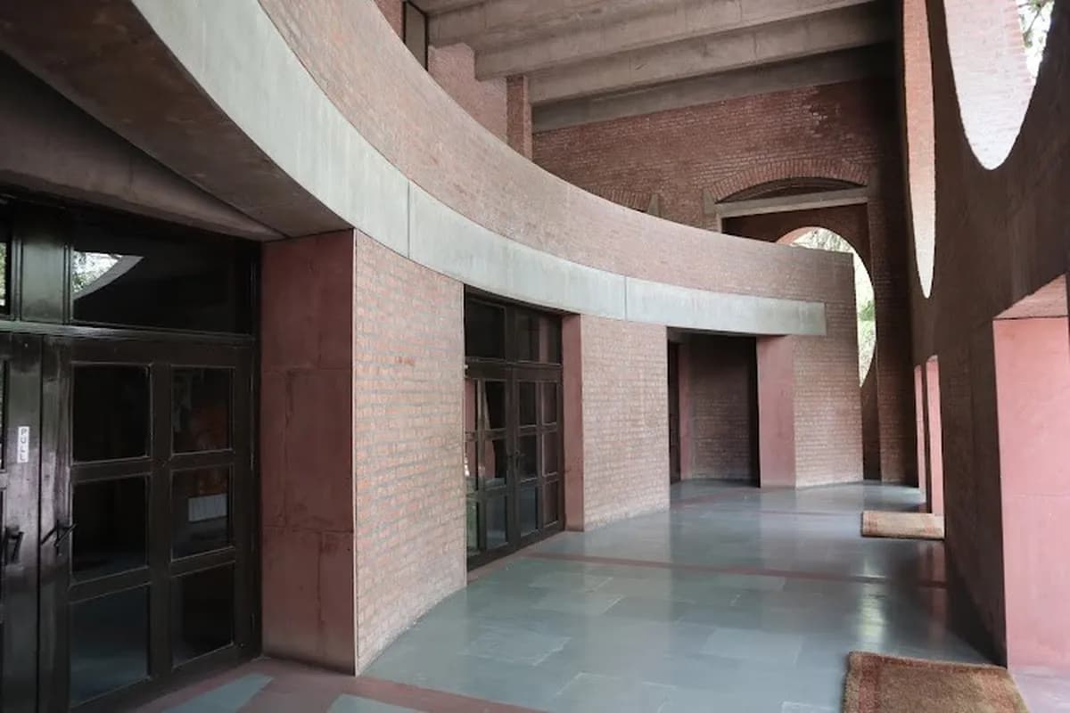 Indian Institute of Management (IIM), Ahmedabad campus - Image 1