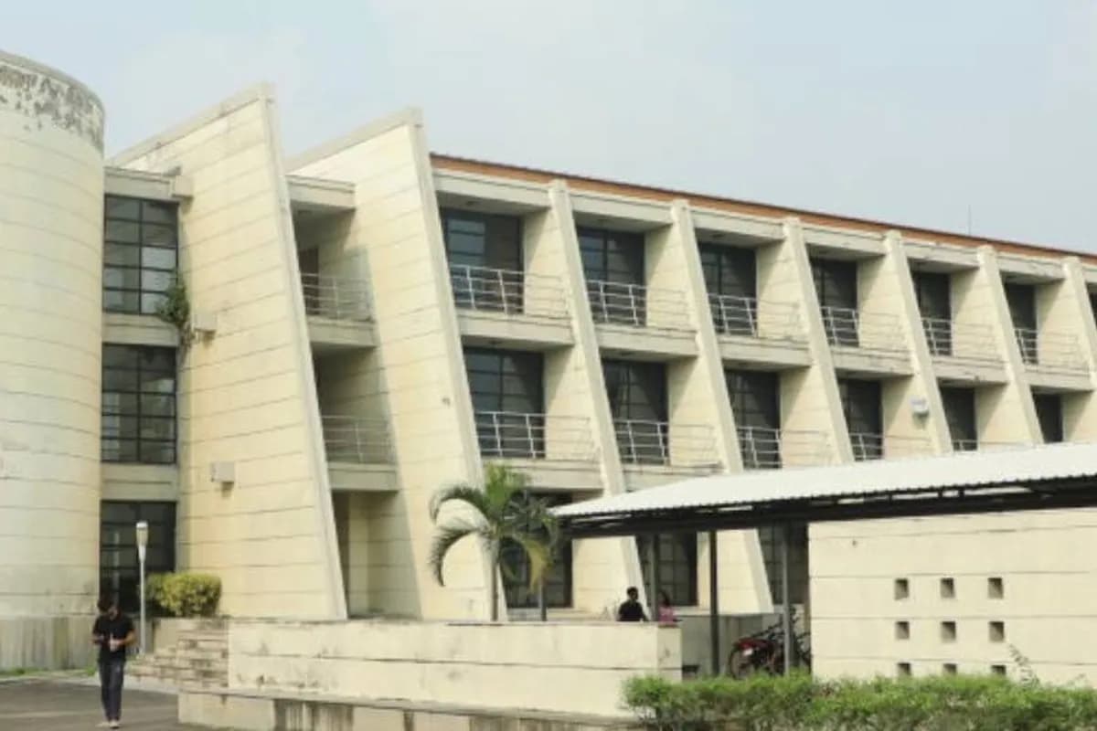 Indian Institute of Management (IIM), Calcutta campus - Image 1