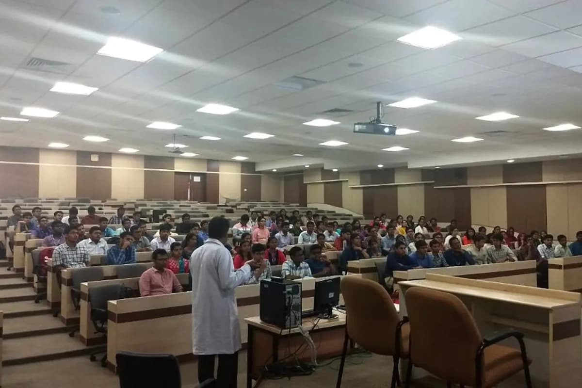 Jawaharlal Institute of Postgraduate Medical Education and Research (JIPMER), Puducherry campus - Image 6