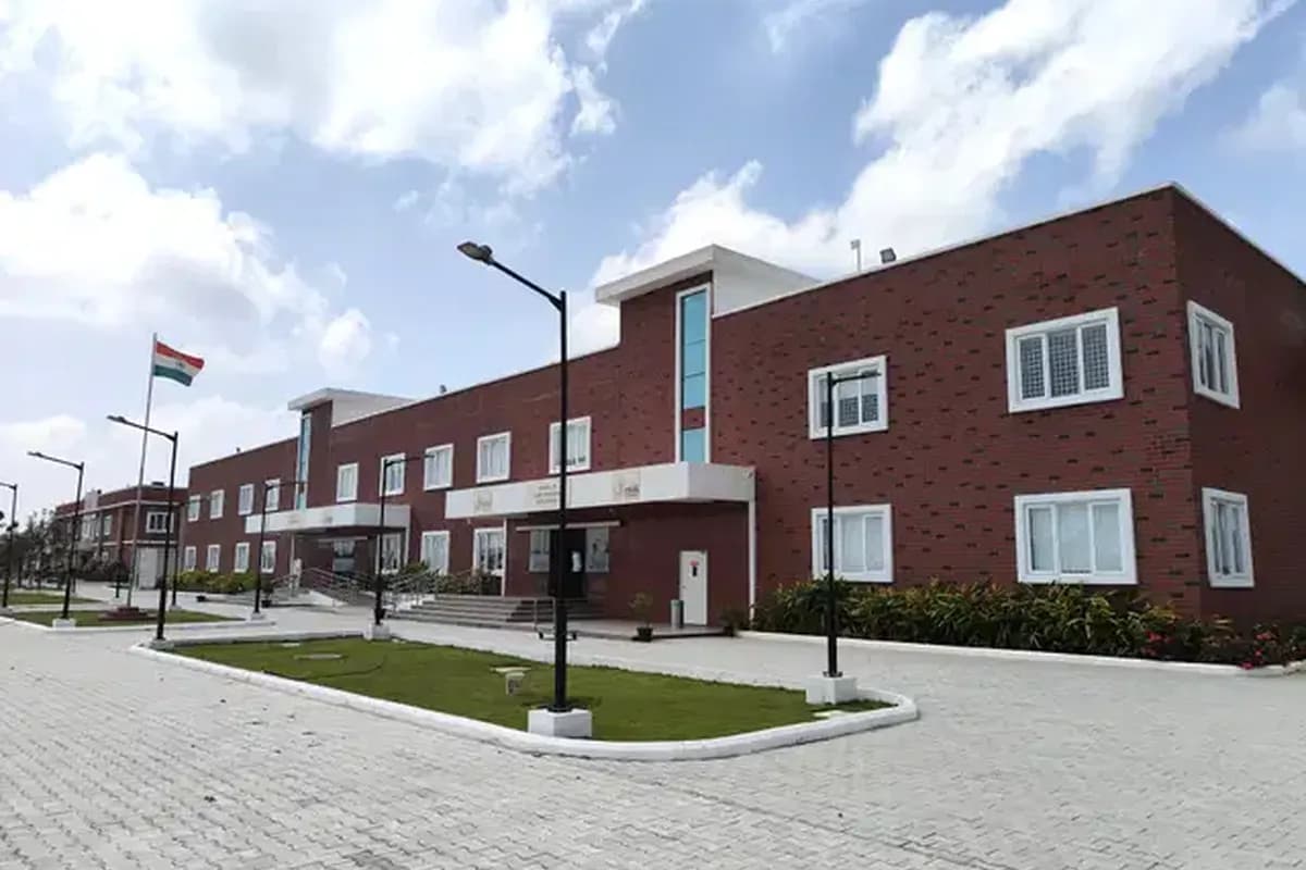Sai University campus - Image 6
