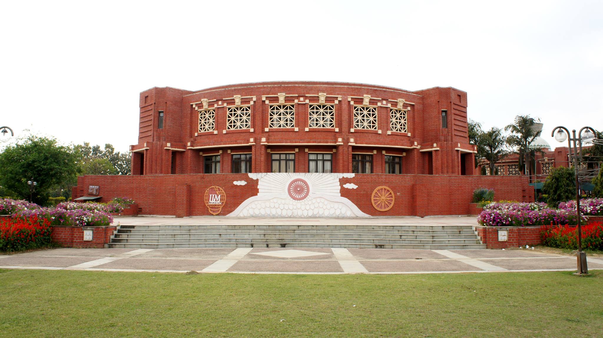 Iim Lucknow