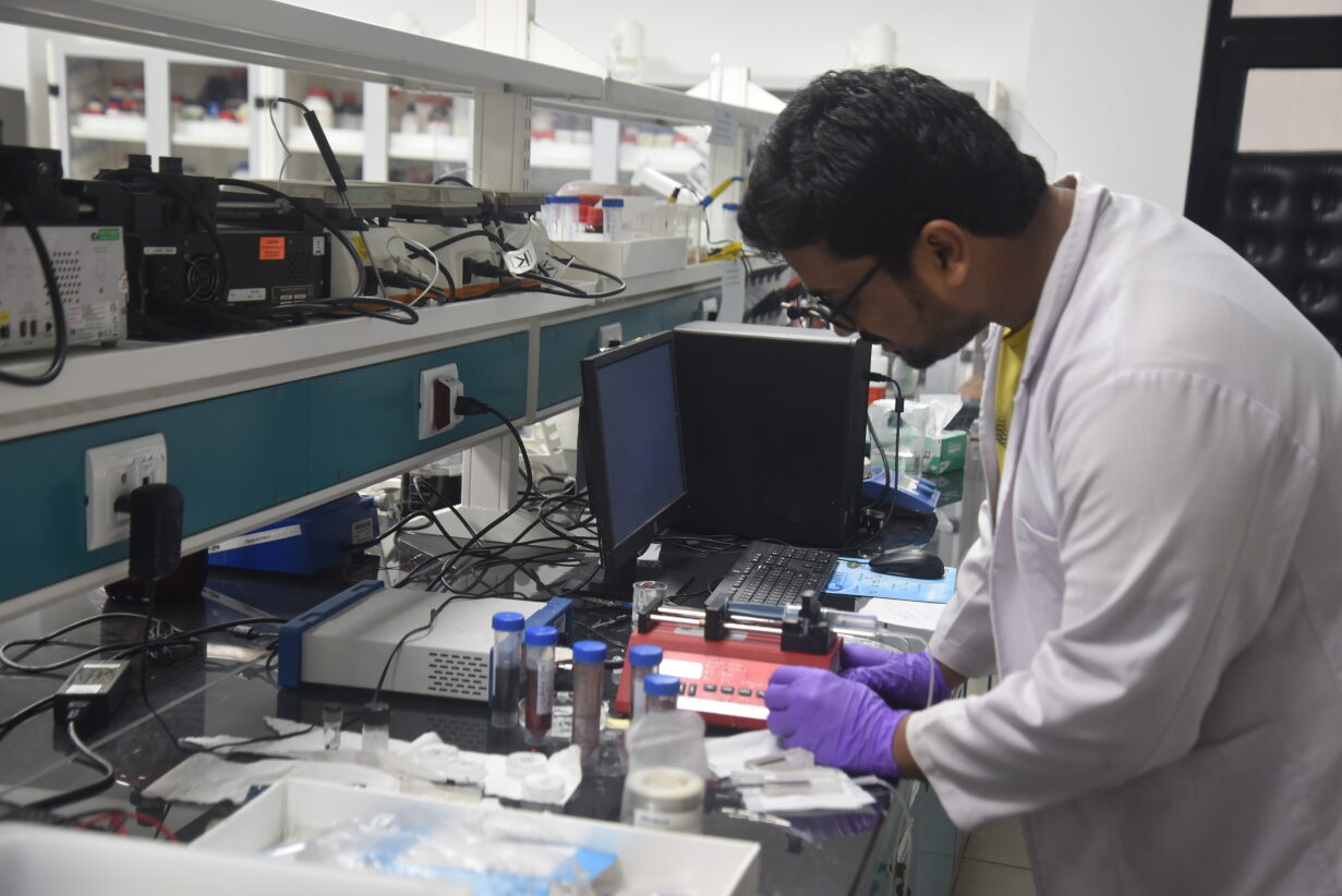 Lab Courses On Graphene Integrated In Biomedical Science And Engineering Course At Iitg