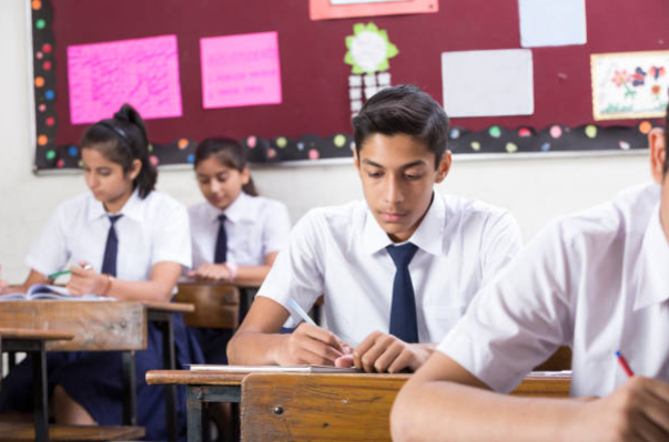 80+ in CBSE Hindi Exam: 10 Powerful Tips & Tricks for Class 10 Champions