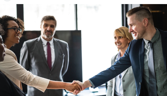 8 Tips To Excel In The New Age Job Market